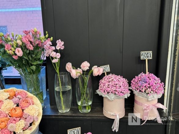 Мужчины, готовьтесь. Рассказываем, сколько стоят цветы к 8 марта в Нижнем Новгороде - фото 33