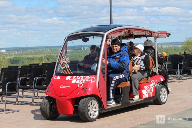 Без парада и салюта: как прошел День Победы в Нижнем Новгороде — фоторепортаж - фото 88