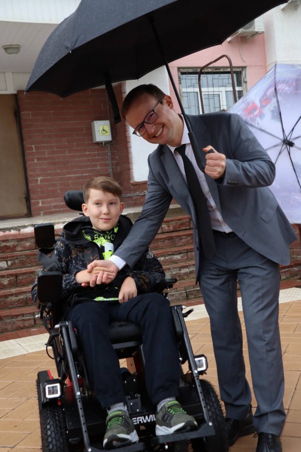 Губернатор и министр исполнили мечту 12-летнего нижегородца о коляске-трансформере - фото 2
